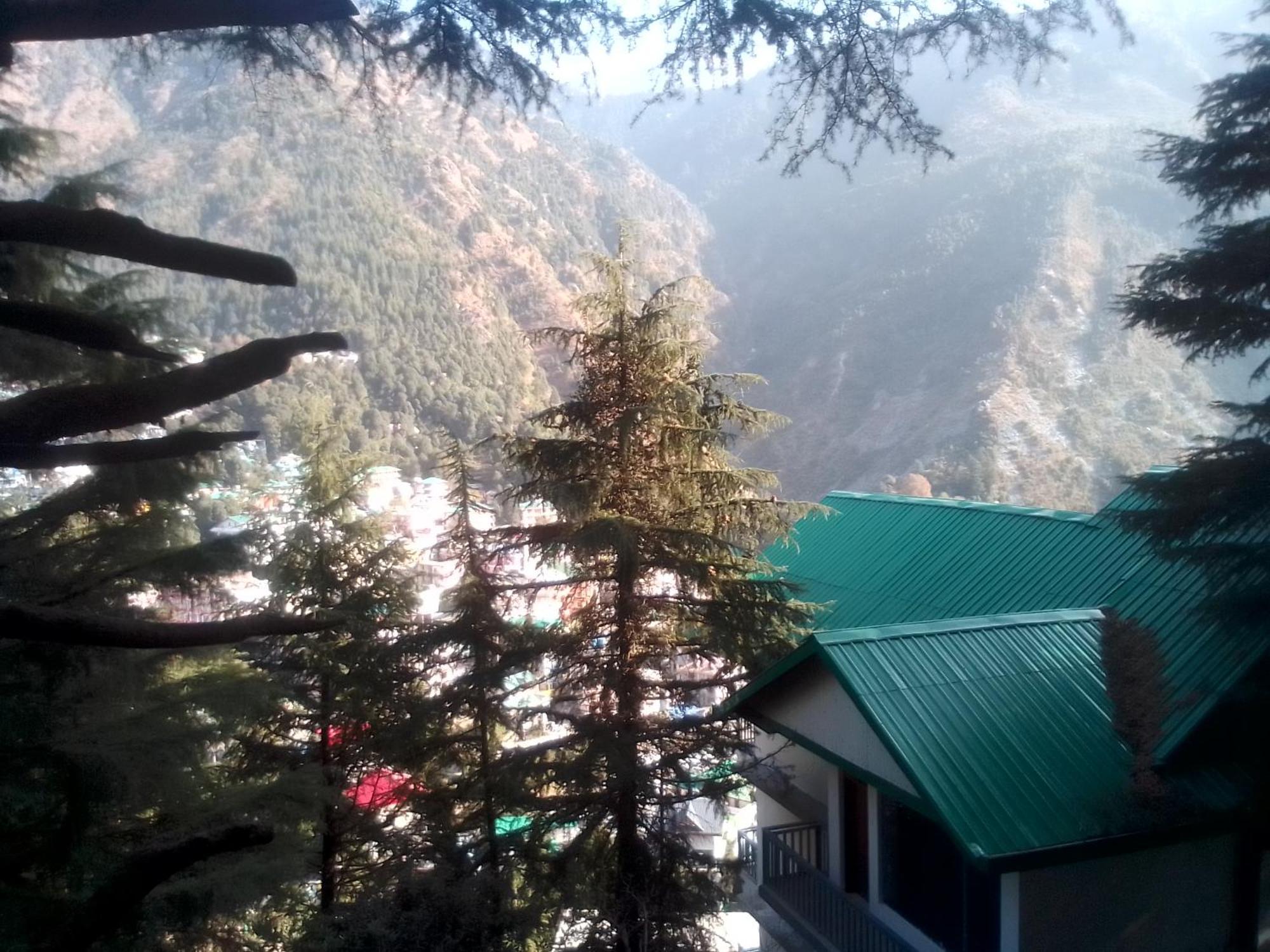 Хостел Himalayan Triund Trekking And Mountain View Дармсала Экстерьер фото